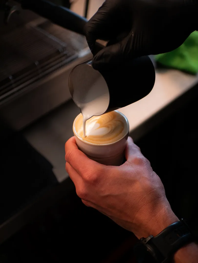 Latte Art Pour
